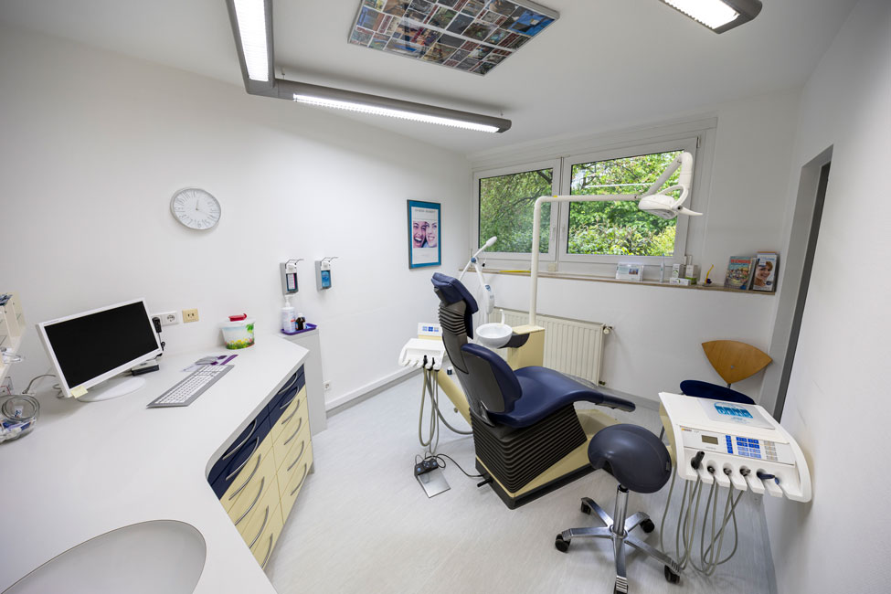 Foto Zahnarzt Hohenschönhausen - Behandlungszimmer 1